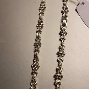 16 inch flower Diamond chips